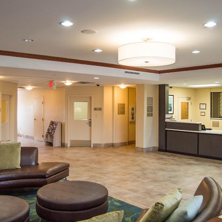 Candlewood Victoria By Ihg Екстер'єр фото