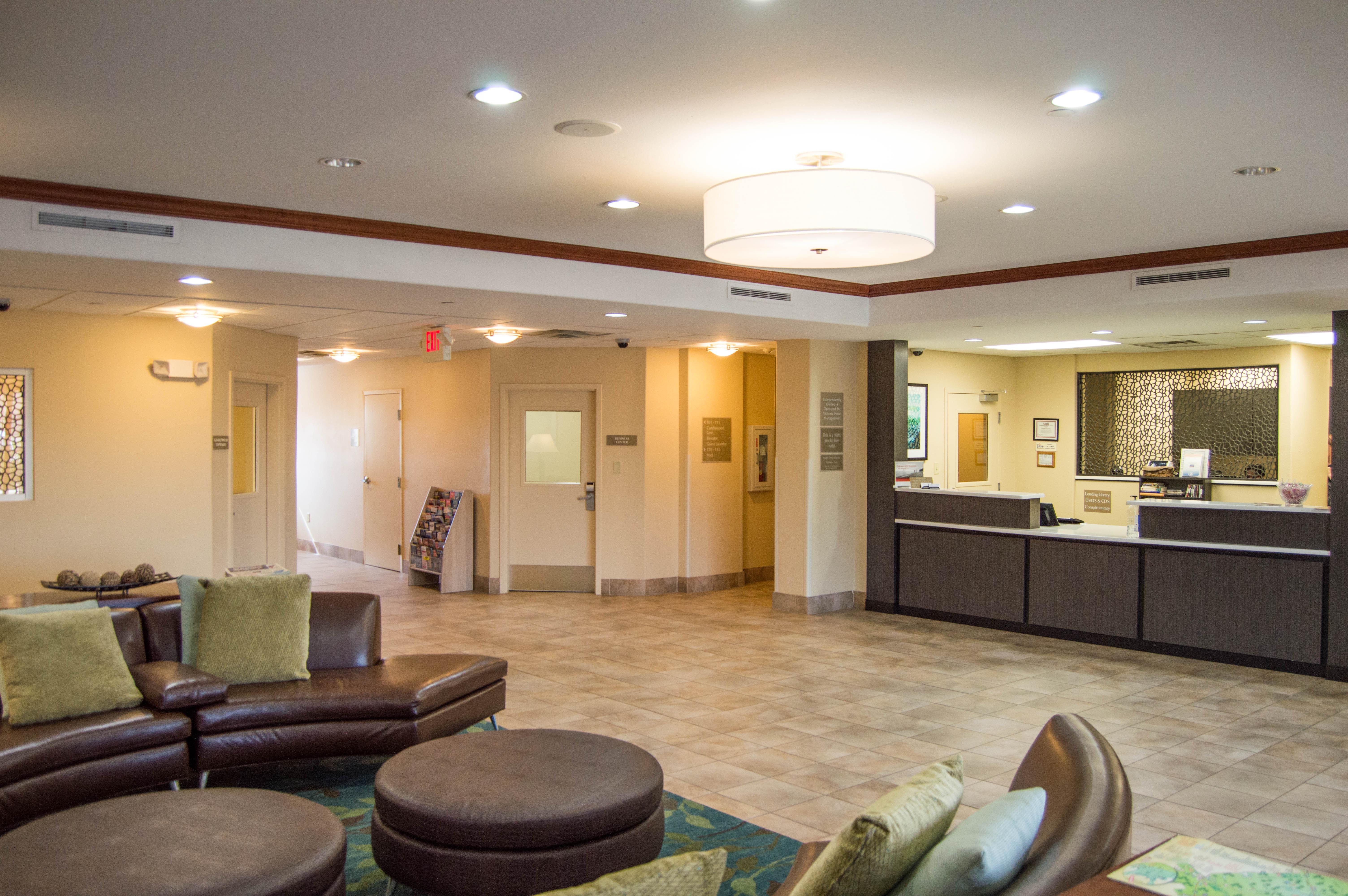Candlewood Victoria By Ihg Екстер'єр фото