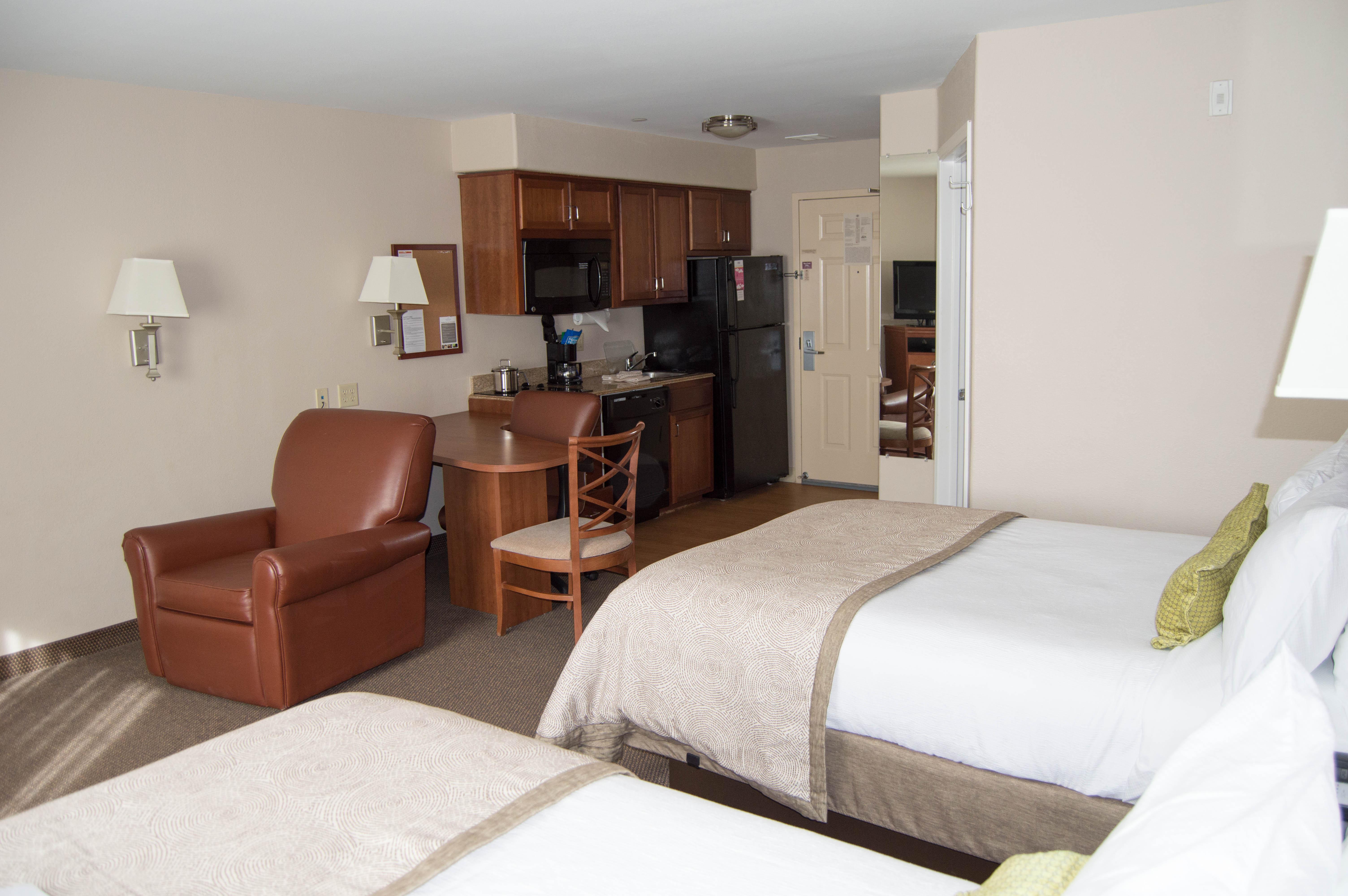 Candlewood Victoria By Ihg Екстер'єр фото