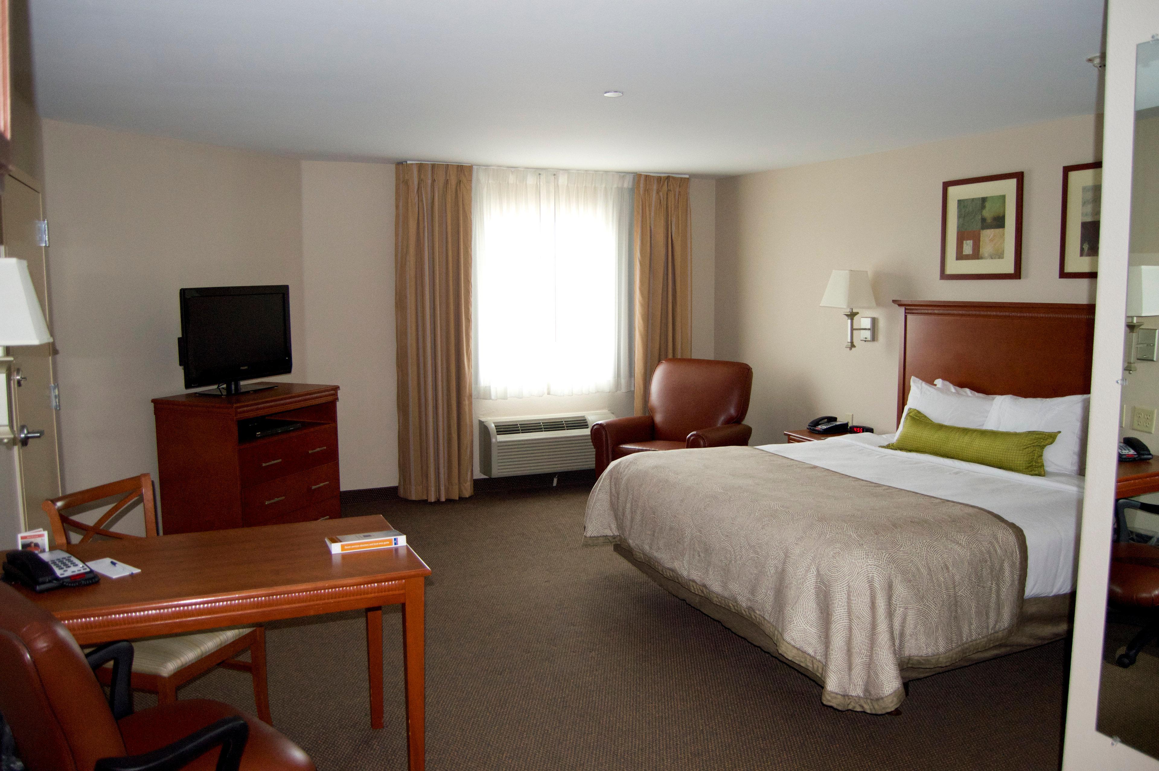 Candlewood Victoria By Ihg Екстер'єр фото